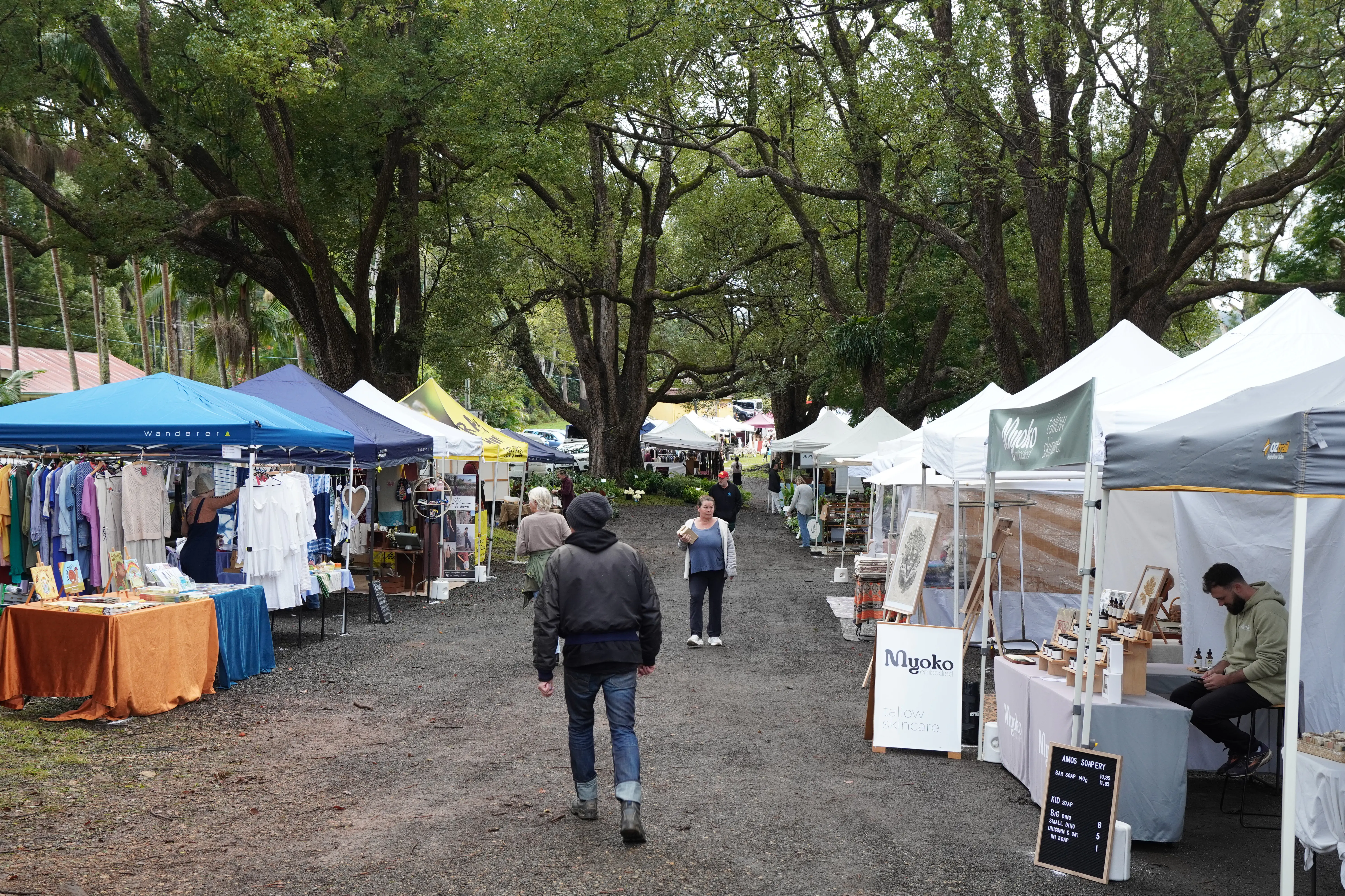 Bangalow Markets walking photo