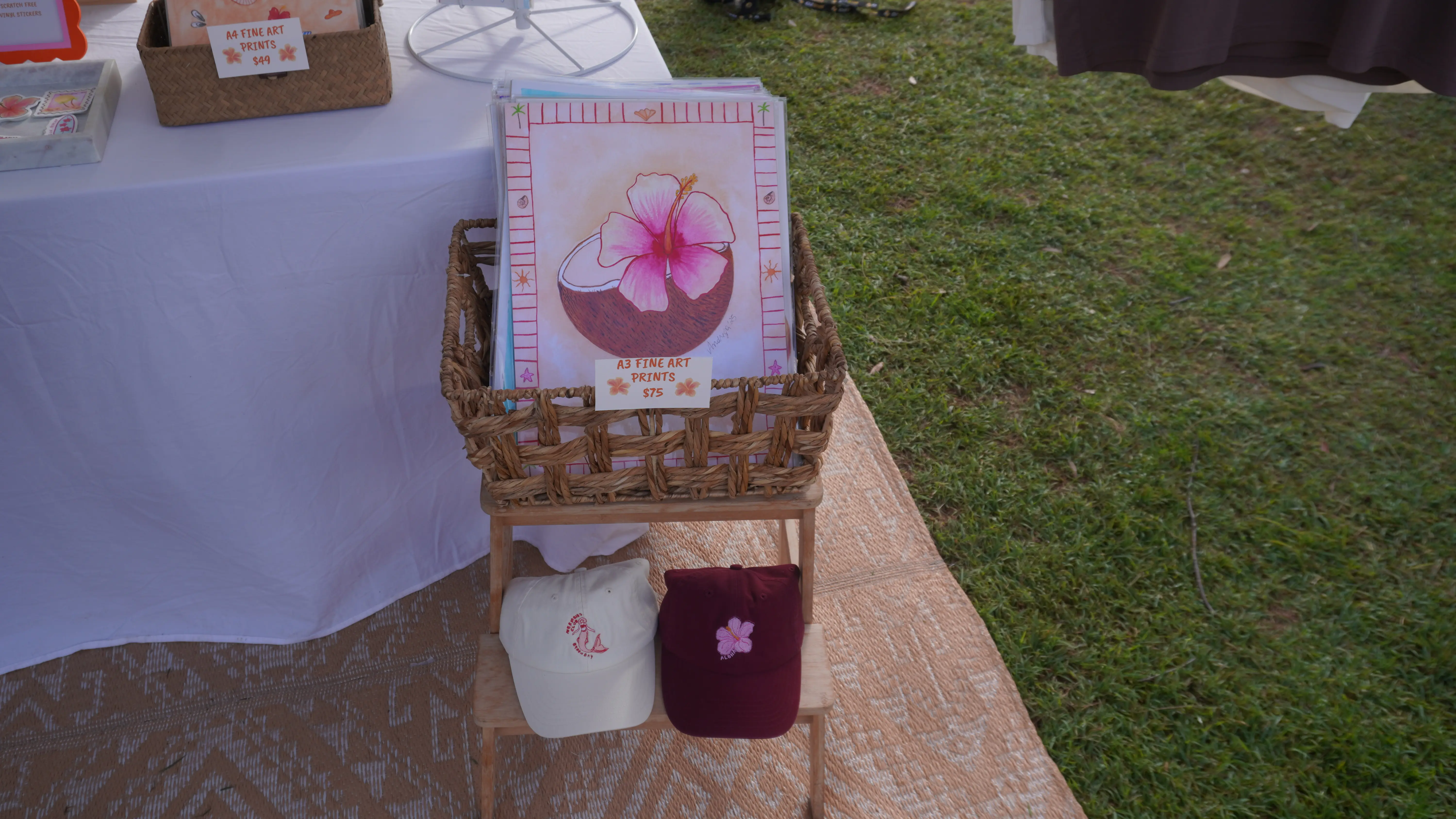 Mana Arts arts and crafts stall beside the Byron Bay beach market path