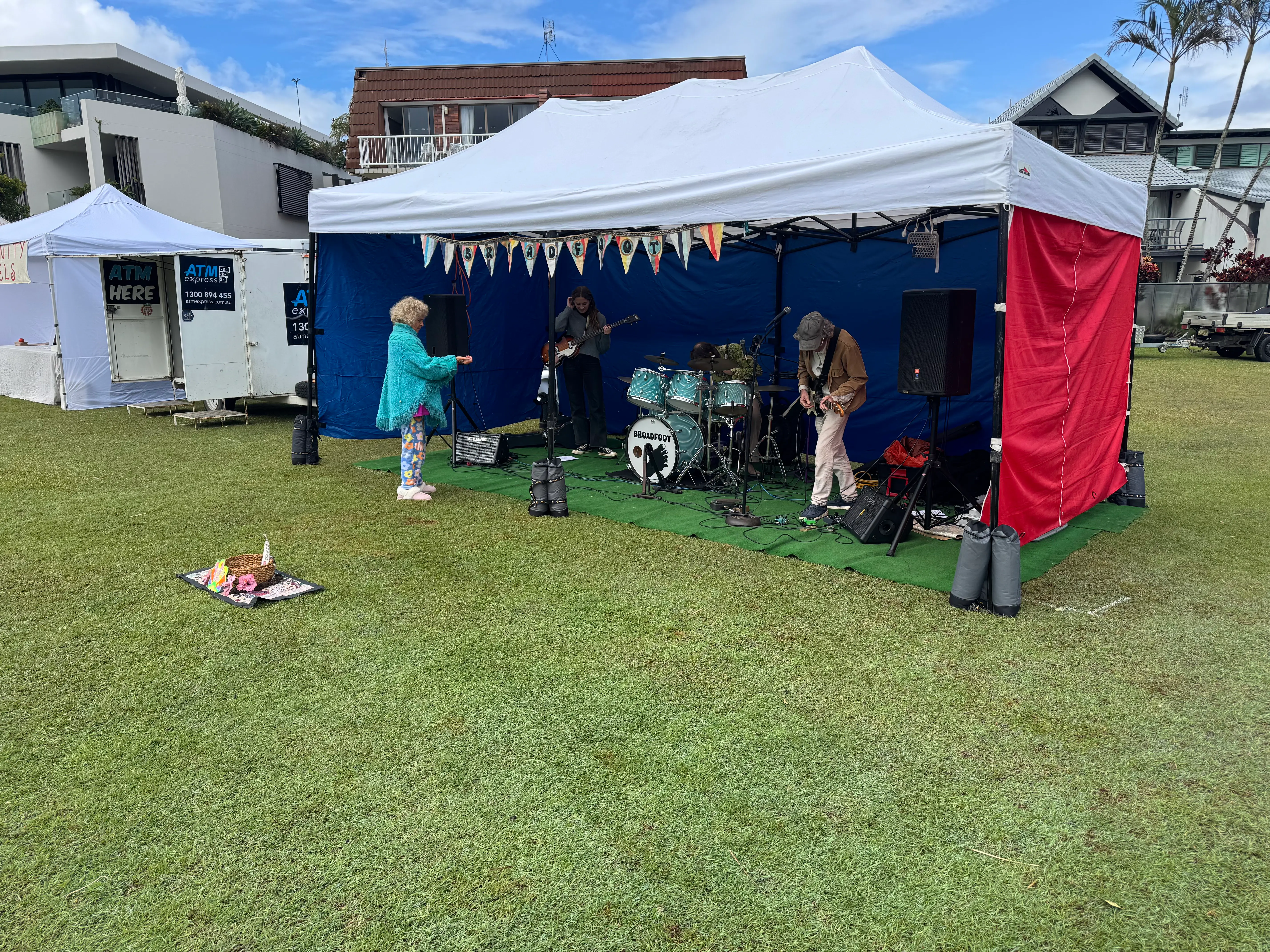 Broadfoot playing live music at Byron Community Market