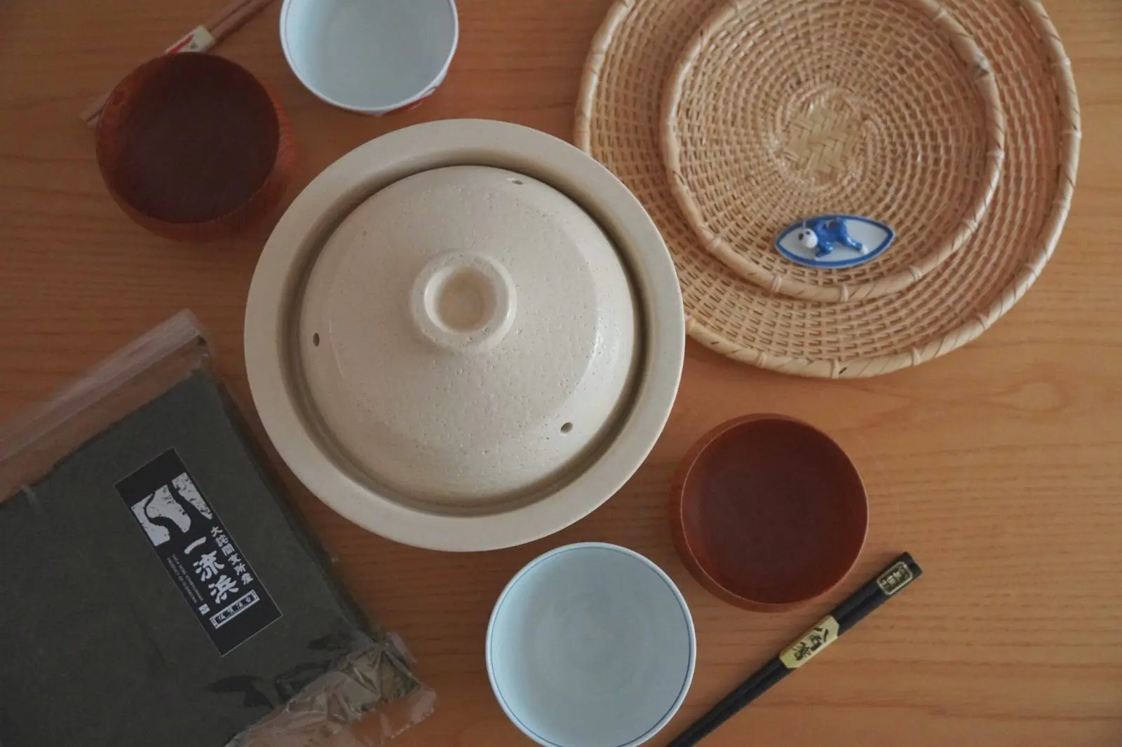 A Matsusho donabe in natural glaze seen from above.